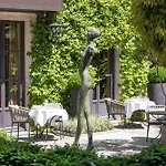 Le Pavillon De La Reine & Spa, Place Des Vosges