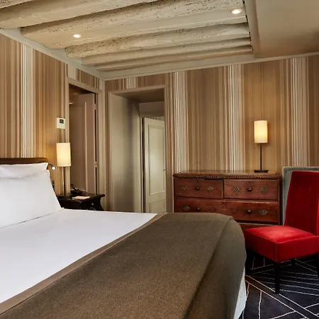 Hotel Le Pavillon De La Reine & Spa, Place Des Vosges 5*