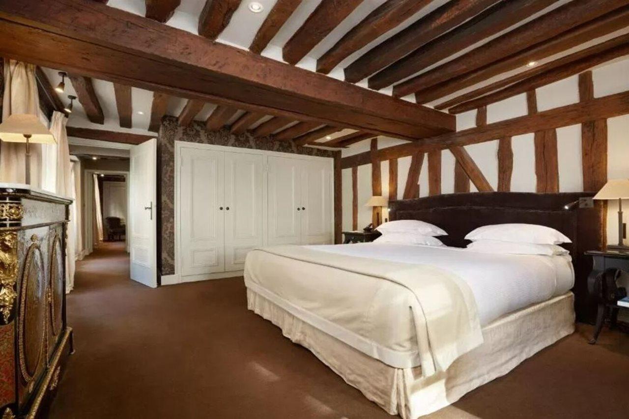 Hotel Le Pavillon De La Reine & Spa, Place Des Vosges 5*