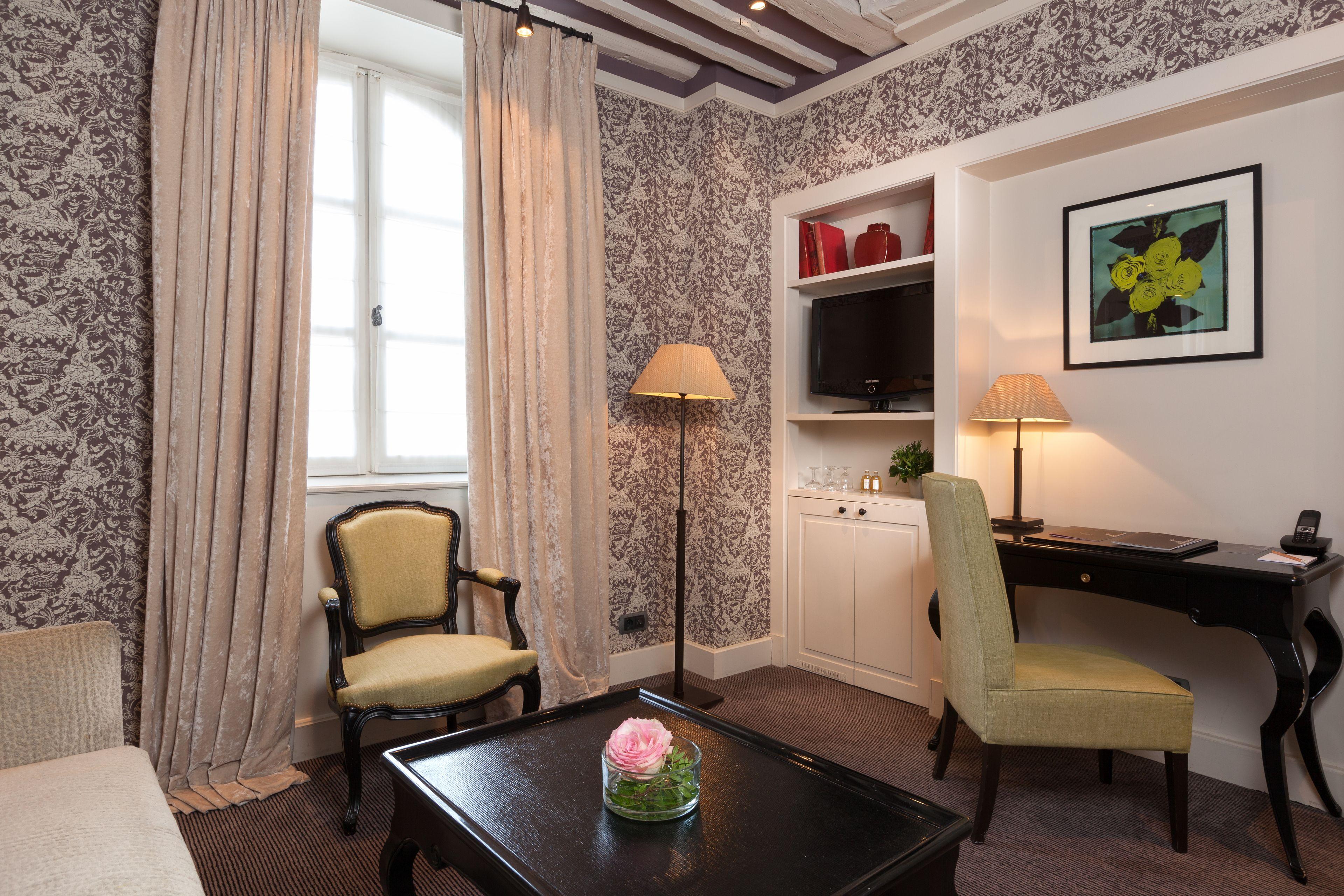 Hotel Le Pavillon De La Reine & Spa, Place Des Vosges 5*