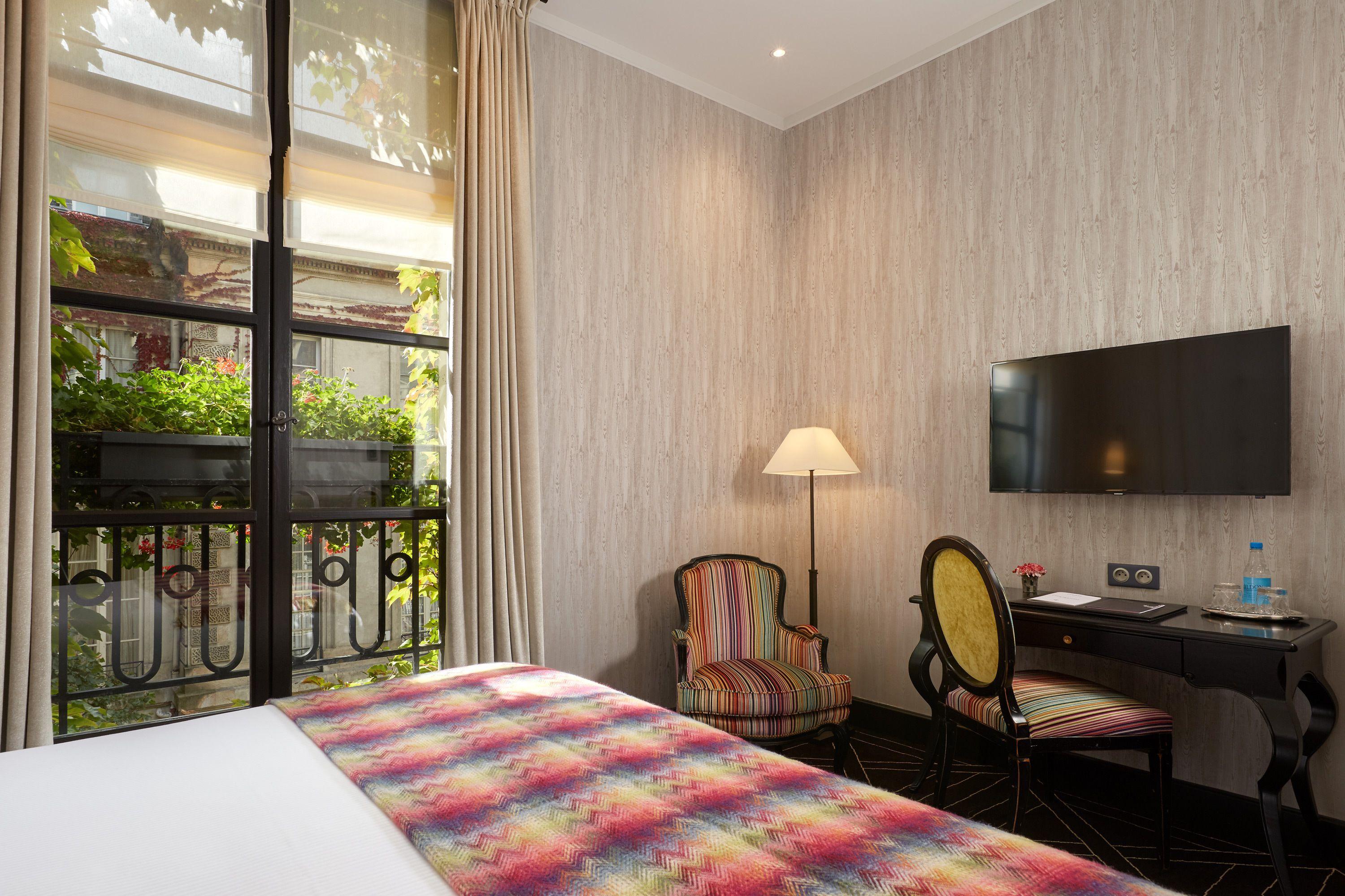 Le Pavillon De La Reine & Spa, Place Des Vosges 5* Parigi