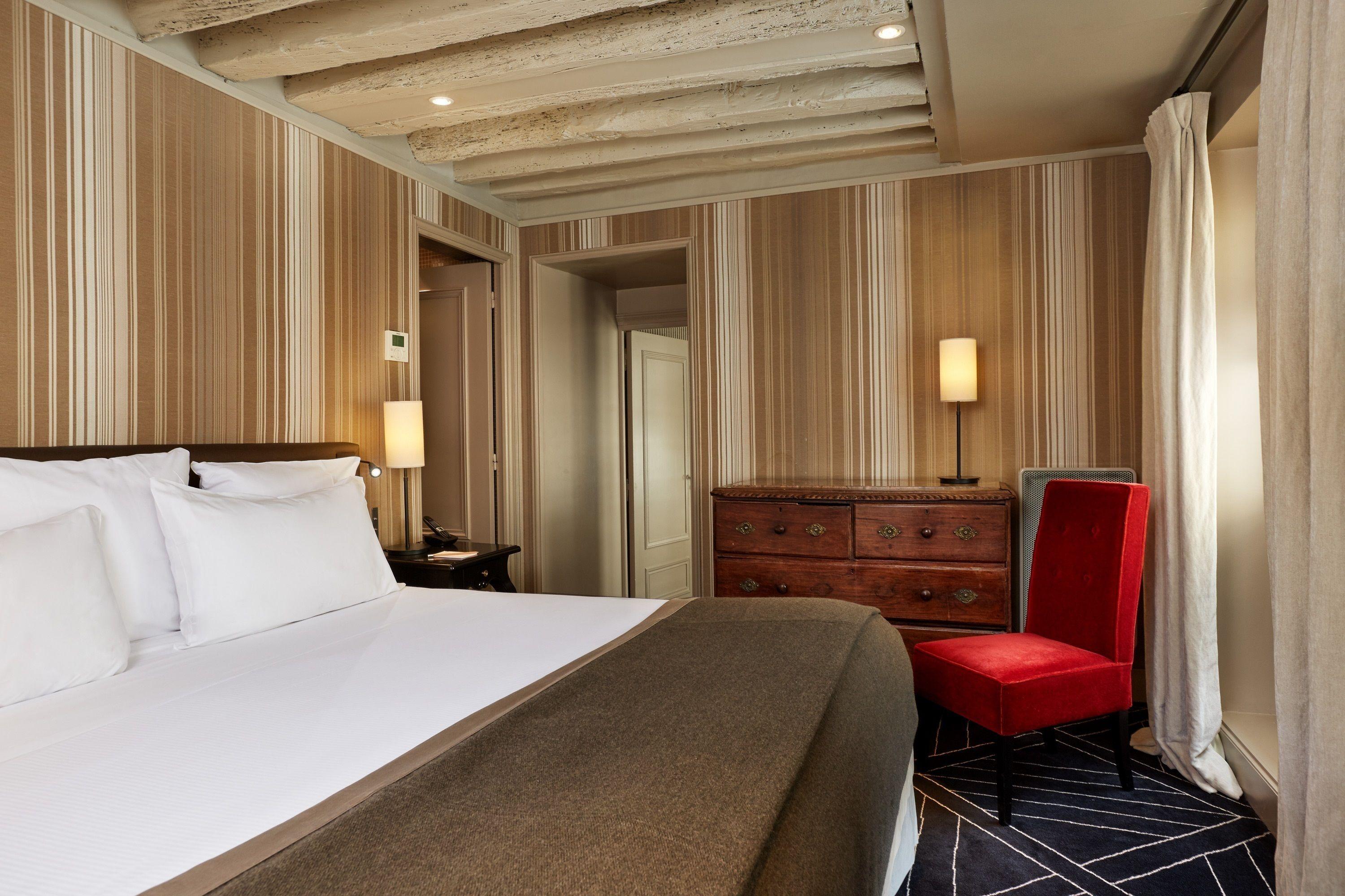 Hotel Le Pavillon De La Reine & Spa, Place Des Vosges 5*