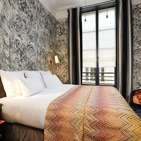 Hotel Le Pavillon De La Reine & Spa, Place Des Vosges Paris